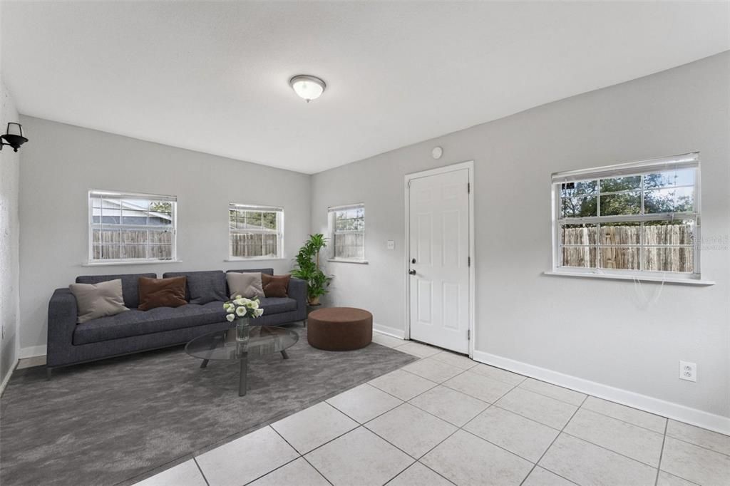 На продажу: $365,000 (3 спален, 2 ванн, 1501 Квадратных фут)