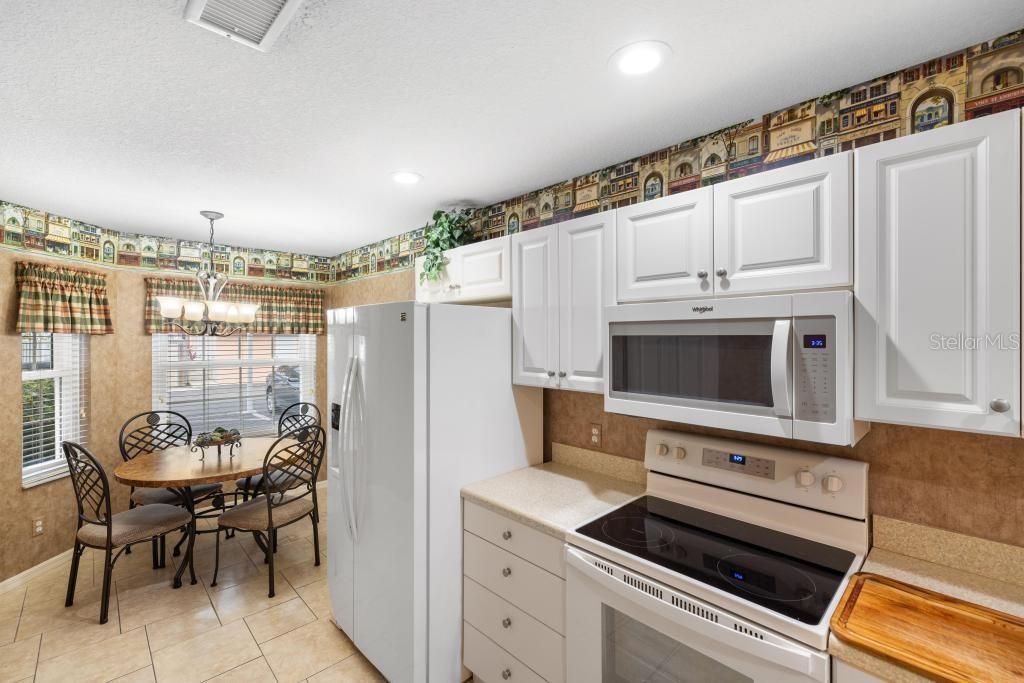 For Sale: $215,000 (2 beds, 2 baths, 1227 Square Feet)