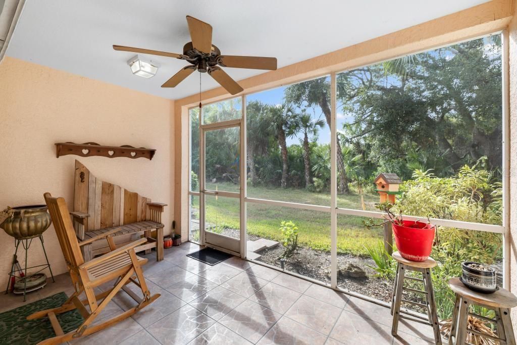 For Sale: $215,000 (2 beds, 2 baths, 1227 Square Feet)