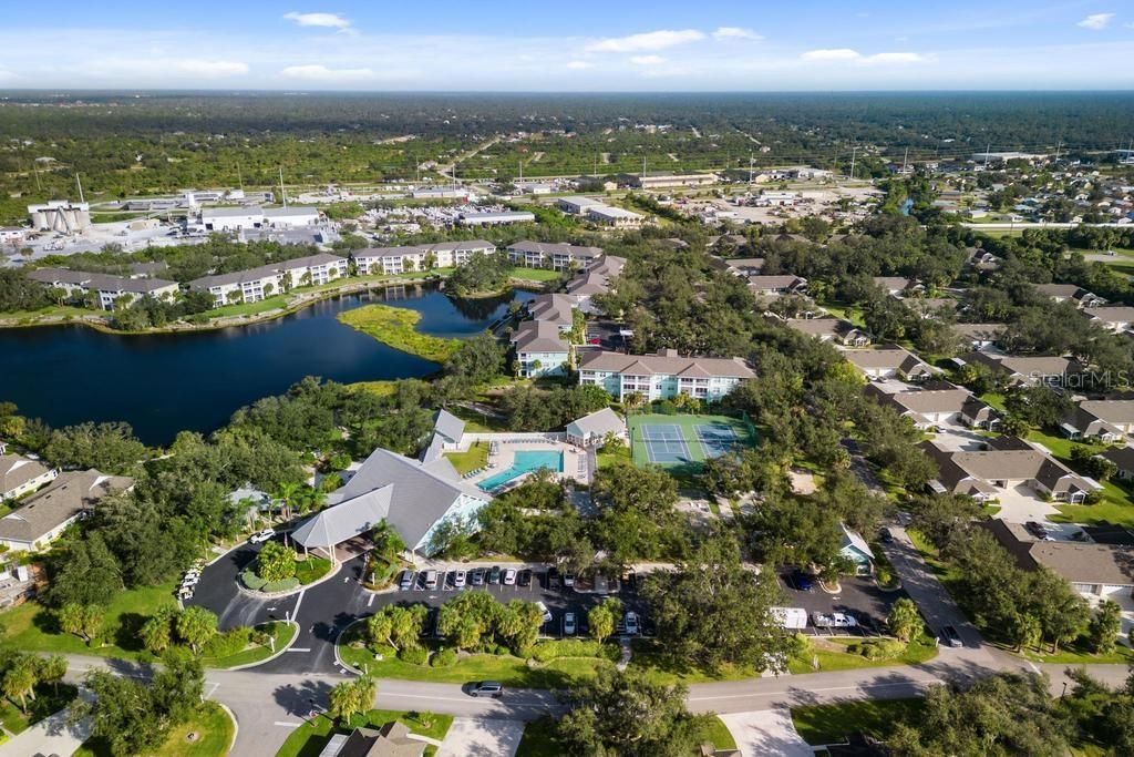 For Sale: $215,000 (2 beds, 2 baths, 1227 Square Feet)