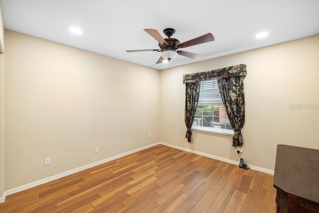 For Sale: $215,000 (2 beds, 2 baths, 1227 Square Feet)