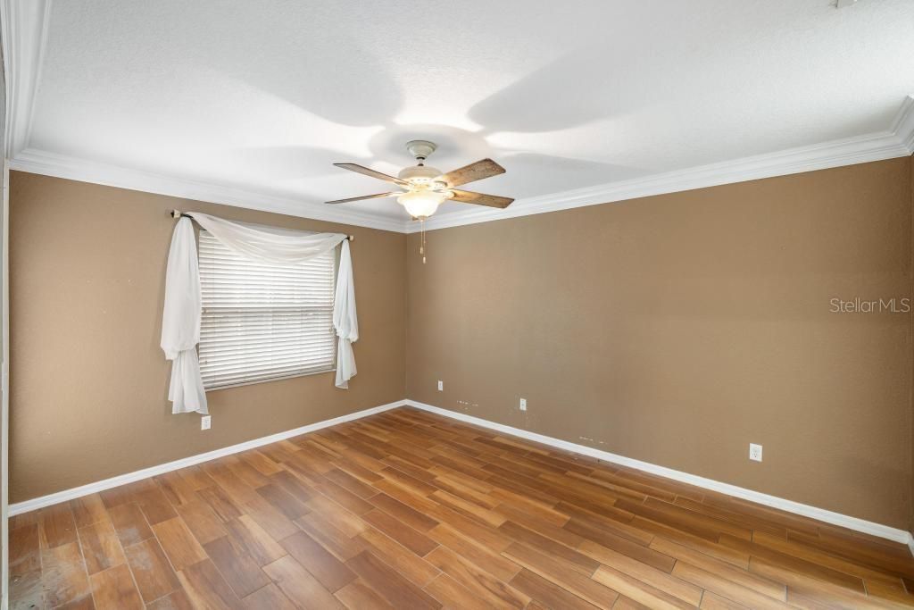 For Sale: $215,000 (2 beds, 2 baths, 1227 Square Feet)