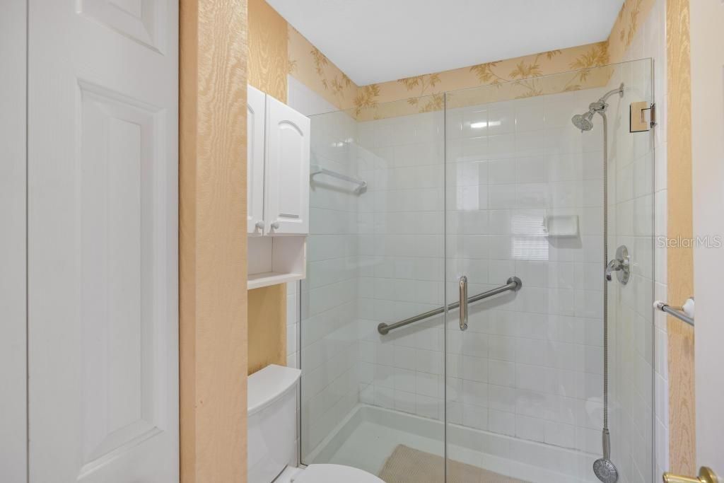 For Sale: $215,000 (2 beds, 2 baths, 1227 Square Feet)