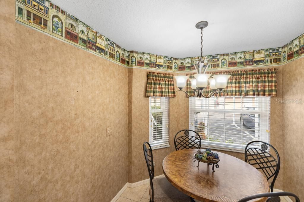 For Sale: $215,000 (2 beds, 2 baths, 1227 Square Feet)