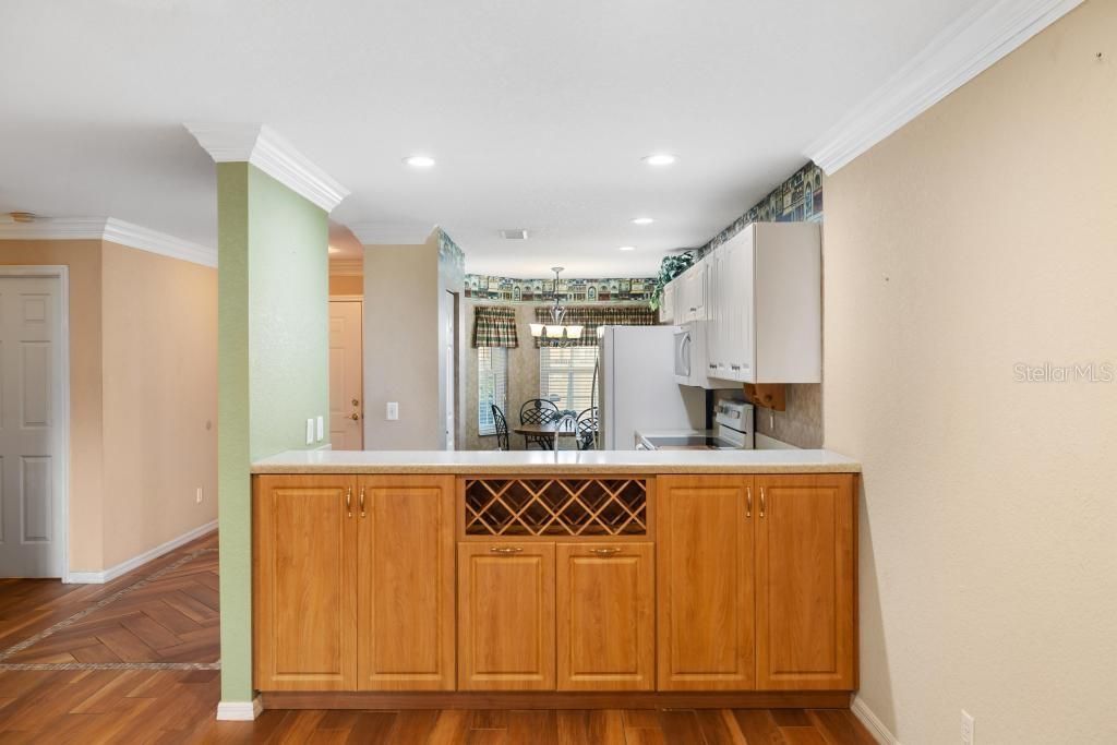 For Sale: $215,000 (2 beds, 2 baths, 1227 Square Feet)