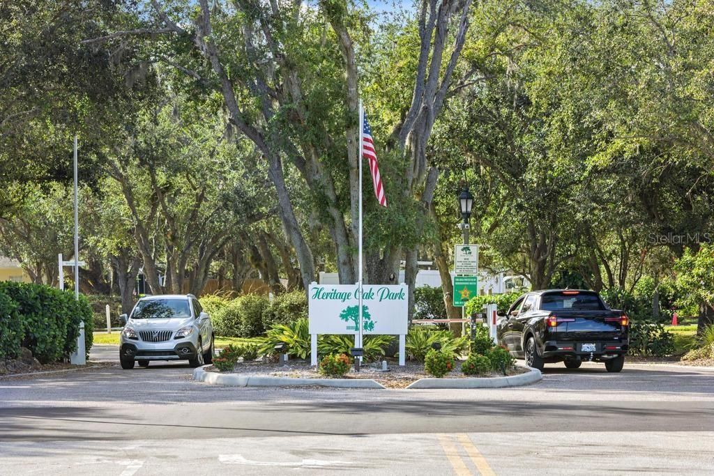 For Sale: $215,000 (2 beds, 2 baths, 1227 Square Feet)