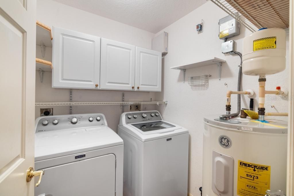 For Sale: $215,000 (2 beds, 2 baths, 1227 Square Feet)