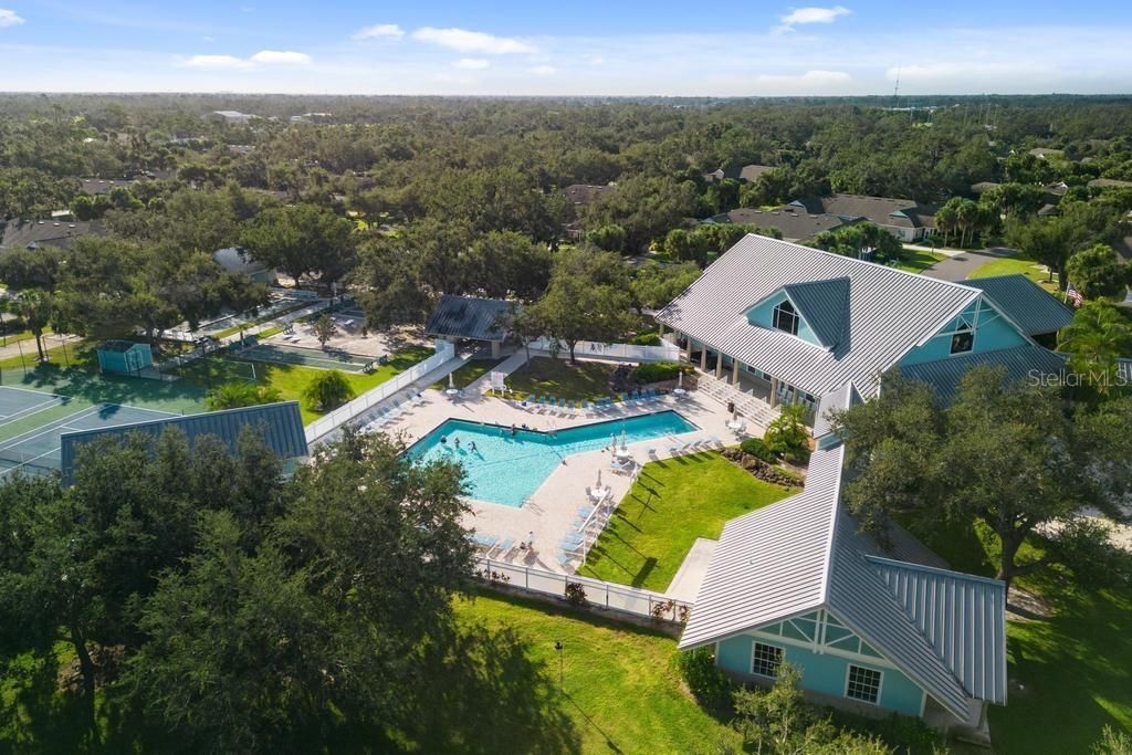 For Sale: $215,000 (2 beds, 2 baths, 1227 Square Feet)