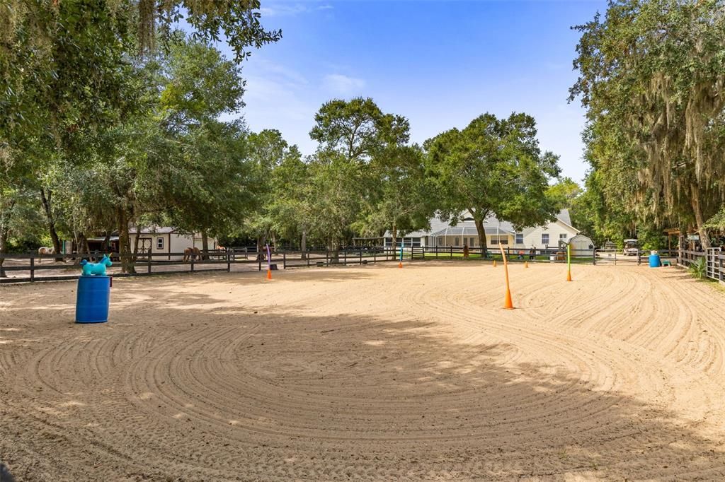 En Venta: $1,050,000 (4 camas, 3 baños, 2613 Pies cuadrados)