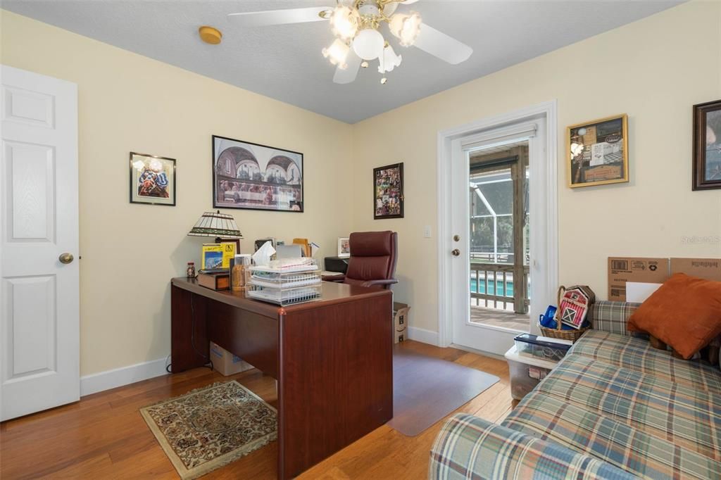 En Venta: $1,050,000 (4 camas, 3 baños, 2613 Pies cuadrados)