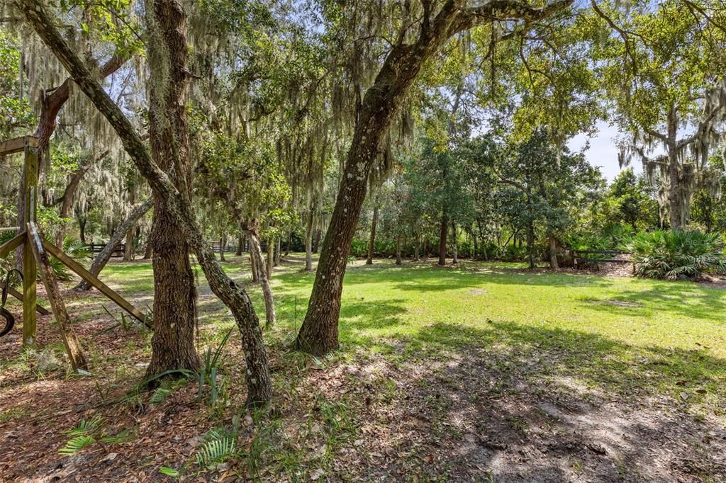 En Venta: $1,050,000 (4 camas, 3 baños, 2613 Pies cuadrados)