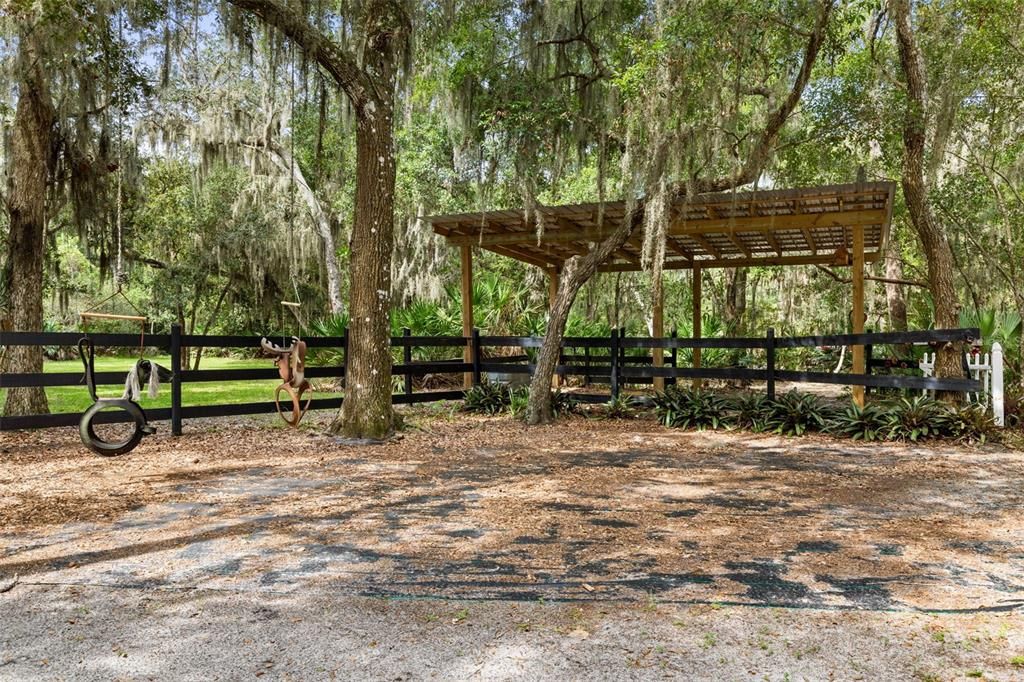 En Venta: $1,050,000 (4 camas, 3 baños, 2613 Pies cuadrados)