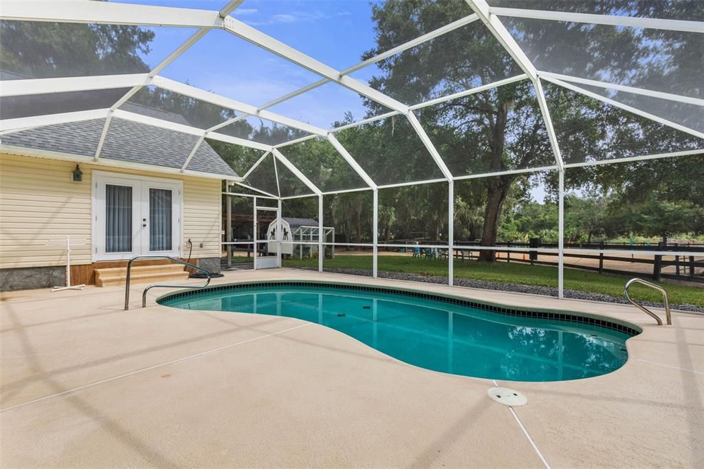 En Venta: $1,050,000 (4 camas, 3 baños, 2613 Pies cuadrados)