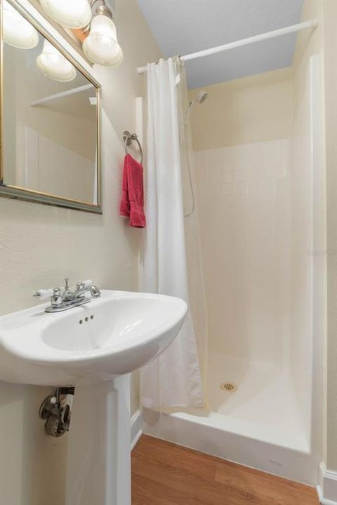 En Venta: $1,050,000 (4 camas, 3 baños, 2613 Pies cuadrados)