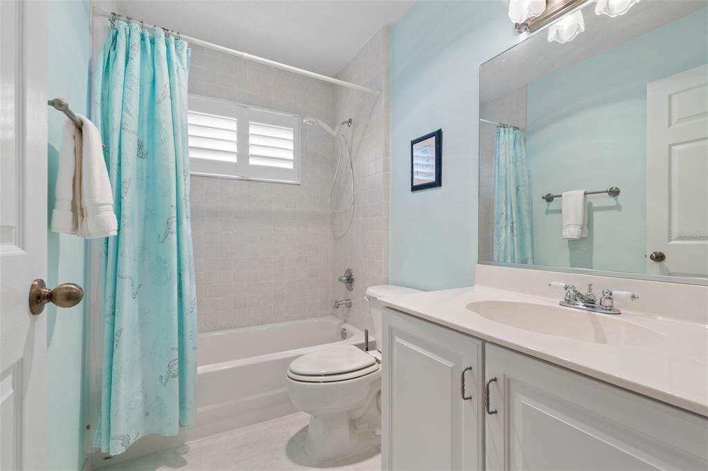 En Venta: $1,050,000 (4 camas, 3 baños, 2613 Pies cuadrados)