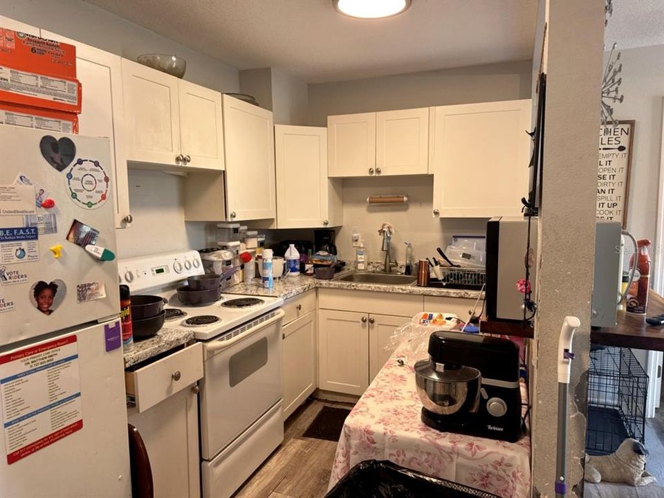 For Sale: $197,500 (2 beds, 1 baths, 675 Square Feet)