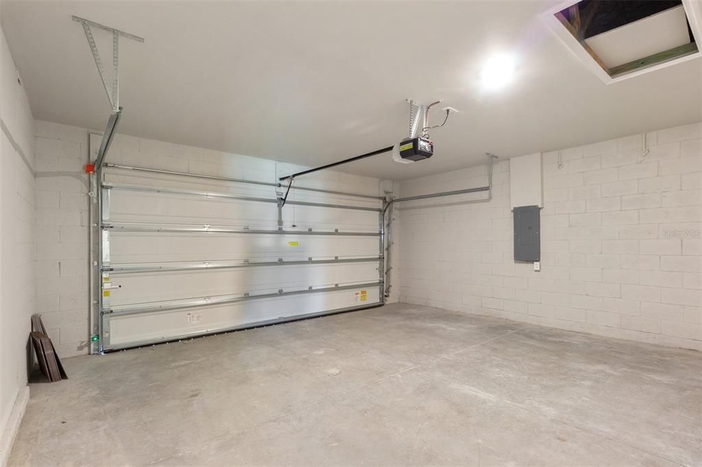 В аренду: $2,090 (4 спален, 2 ванн, 1828 Квадратных фут)