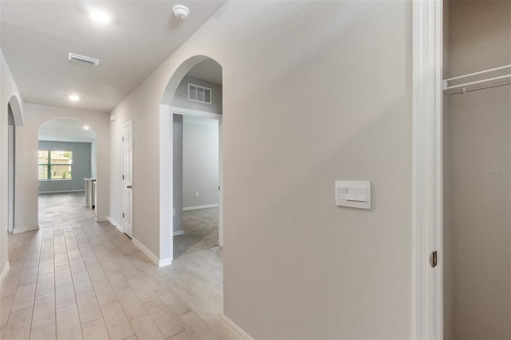 В аренду: $2,090 (4 спален, 2 ванн, 1828 Квадратных фут)