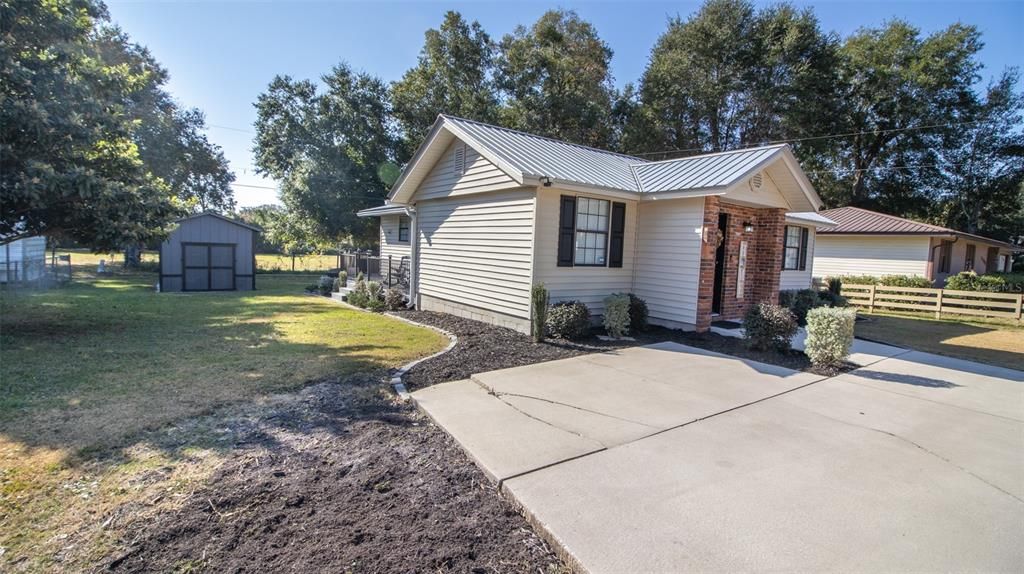 For Sale: $269,900 (3 beds, 2 baths, 1366 Square Feet)