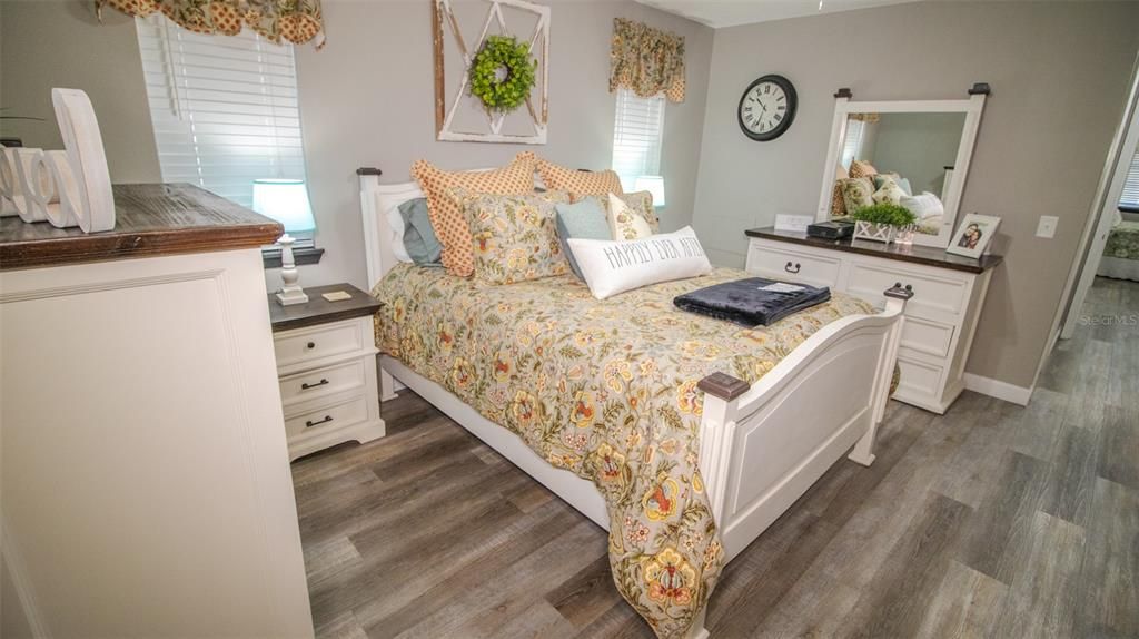 For Sale: $269,900 (3 beds, 2 baths, 1366 Square Feet)