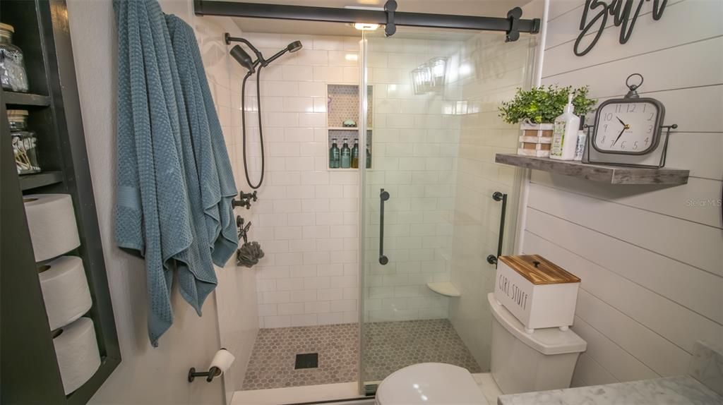 For Sale: $269,900 (3 beds, 2 baths, 1366 Square Feet)