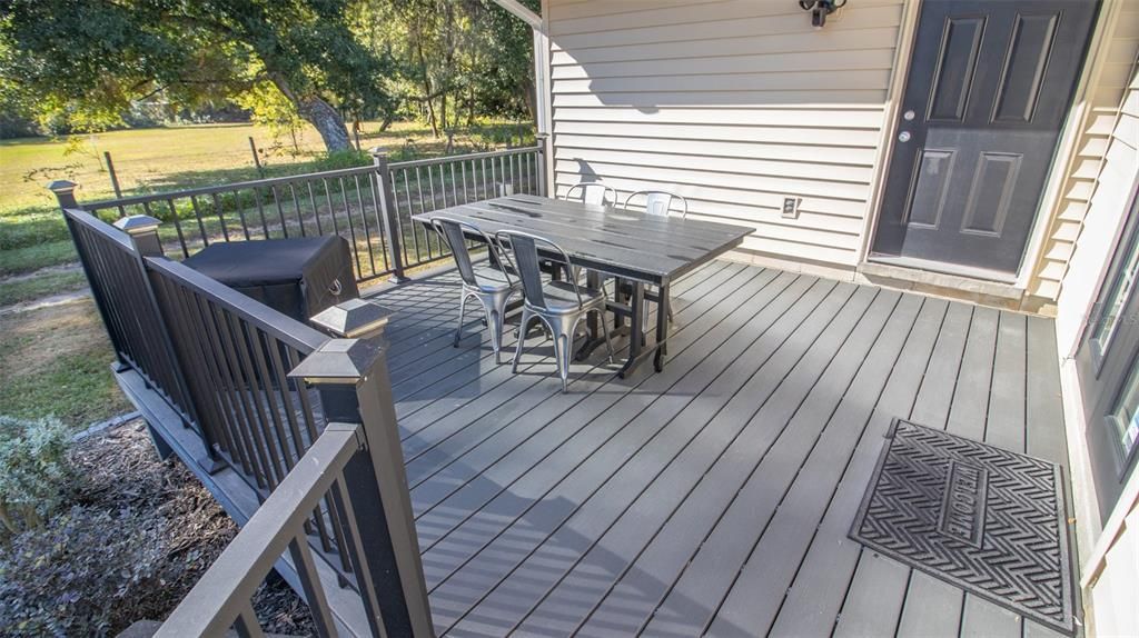 For Sale: $269,900 (3 beds, 2 baths, 1366 Square Feet)