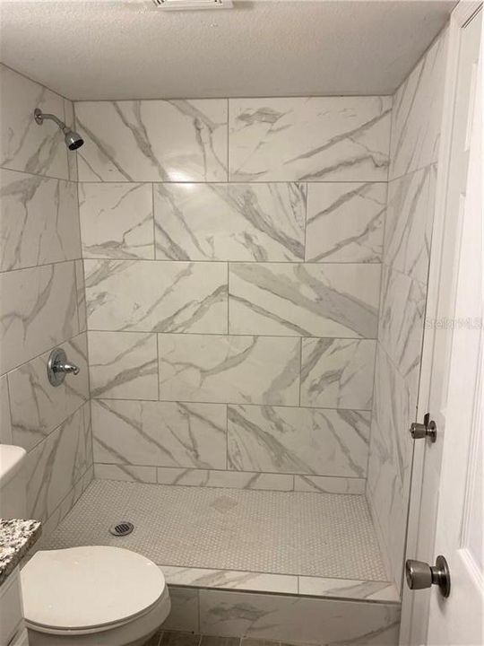 For Rent: $1,400 (2 beds, 1 baths, 1051 Square Feet)