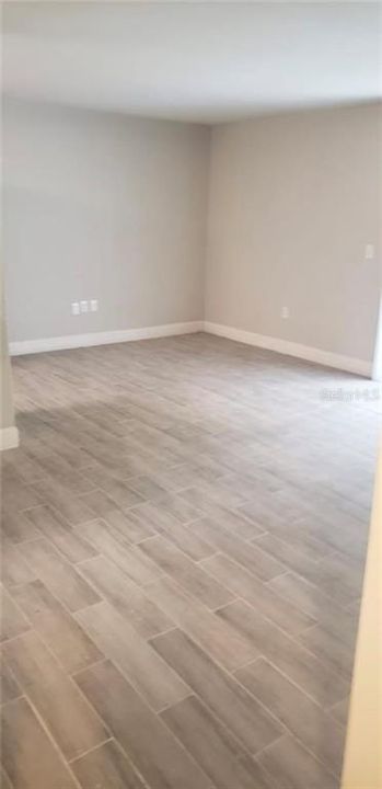 For Rent: $1,400 (2 beds, 1 baths, 1051 Square Feet)