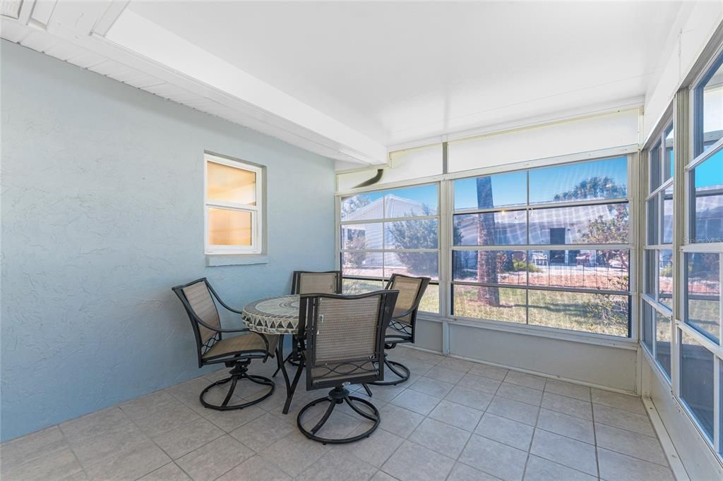 For Rent: $1,850 (2 beds, 2 baths, 1293 Square Feet)