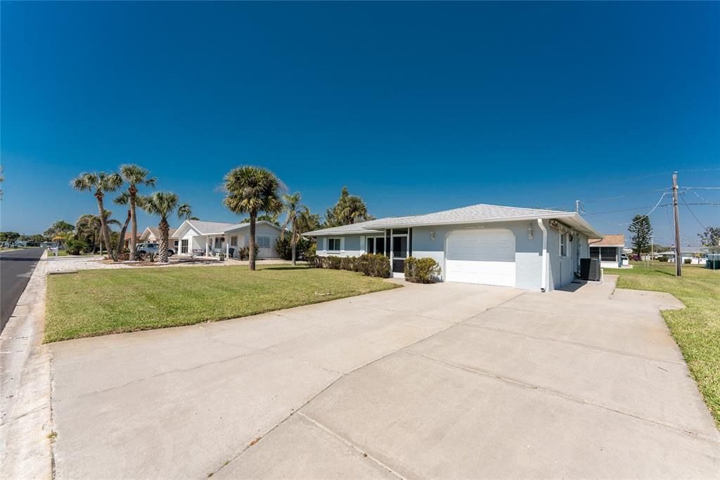 For Rent: $1,850 (2 beds, 2 baths, 1293 Square Feet)