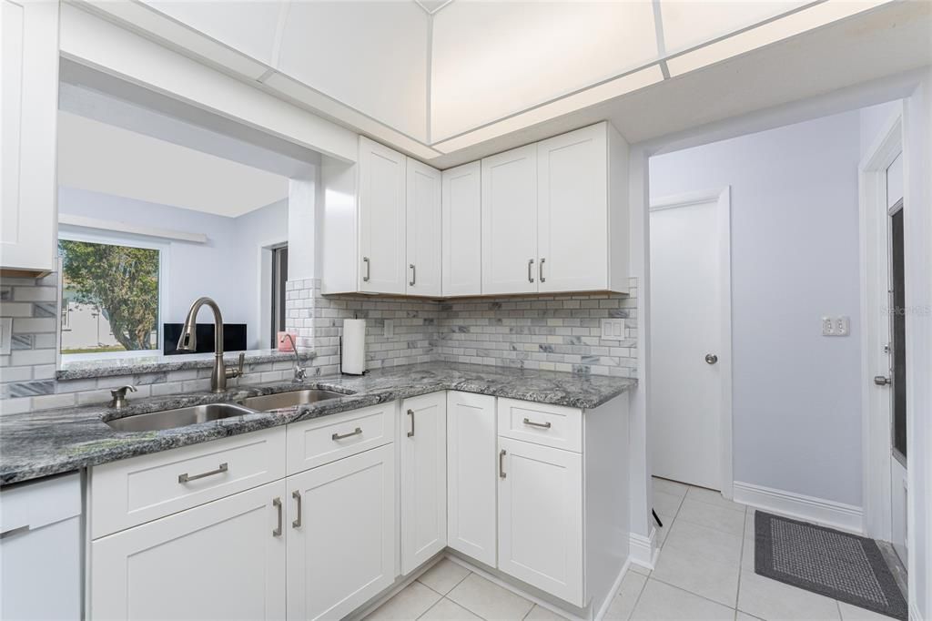 For Rent: $1,850 (2 beds, 2 baths, 1293 Square Feet)