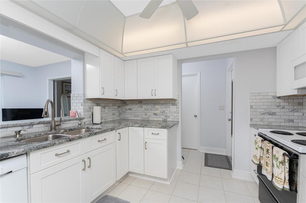 For Rent: $1,850 (2 beds, 2 baths, 1293 Square Feet)