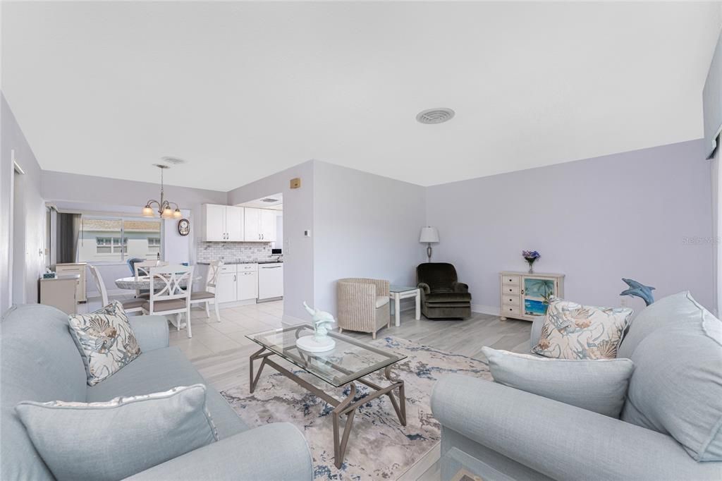 For Rent: $1,850 (2 beds, 2 baths, 1293 Square Feet)