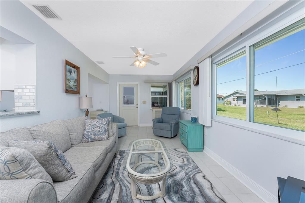 For Rent: $1,850 (2 beds, 2 baths, 1293 Square Feet)