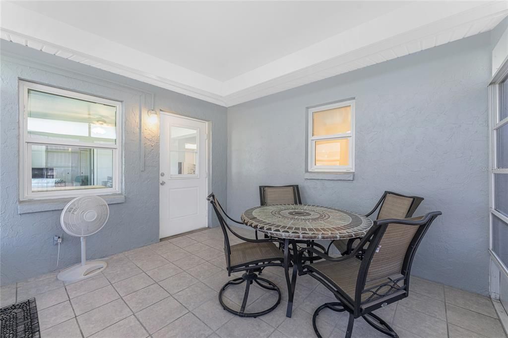 For Rent: $1,850 (2 beds, 2 baths, 1293 Square Feet)