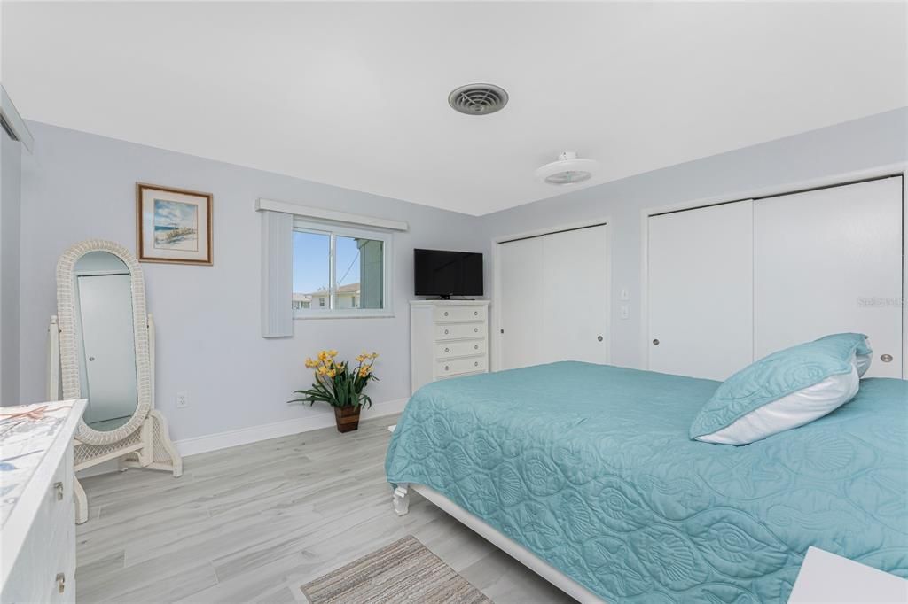 For Rent: $1,850 (2 beds, 2 baths, 1293 Square Feet)