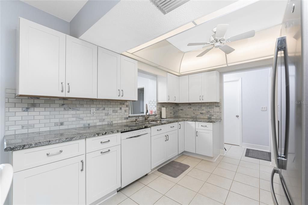 For Rent: $1,850 (2 beds, 2 baths, 1293 Square Feet)