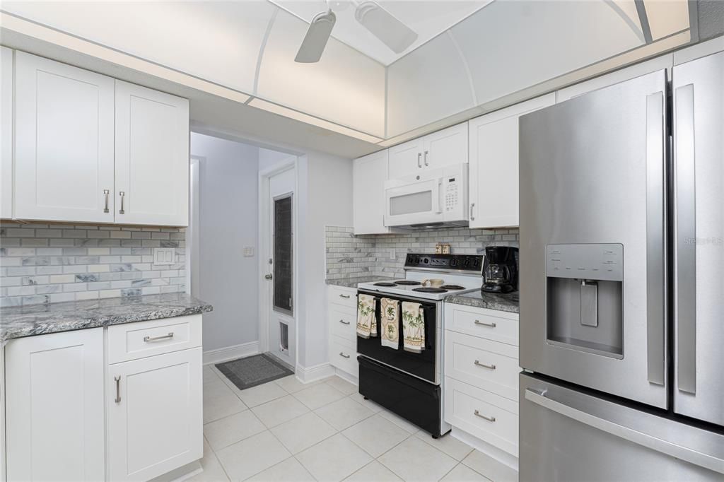 For Rent: $1,850 (2 beds, 2 baths, 1293 Square Feet)