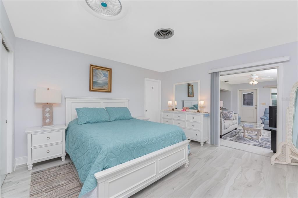 For Rent: $1,850 (2 beds, 2 baths, 1293 Square Feet)