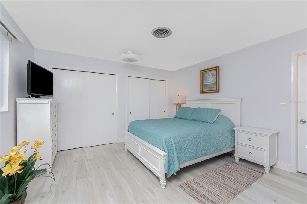 For Rent: $1,850 (2 beds, 2 baths, 1293 Square Feet)