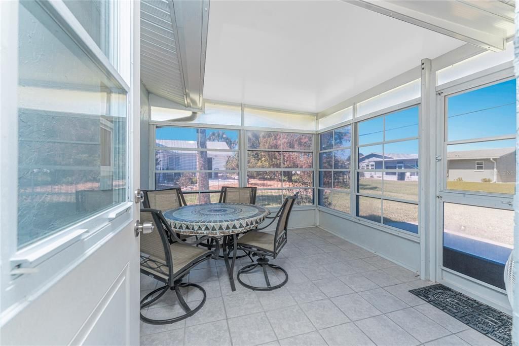 For Rent: $1,850 (2 beds, 2 baths, 1293 Square Feet)