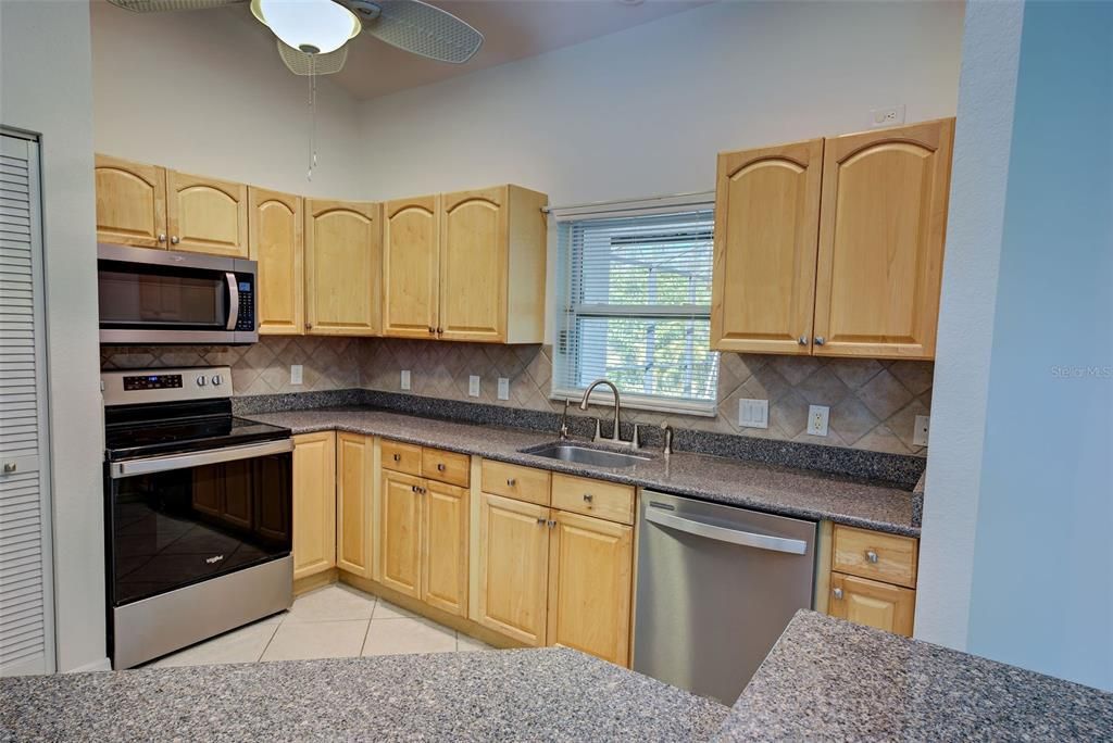 待售: $357,000 (3 贝兹, 2 浴室, 1425 平方英尺)