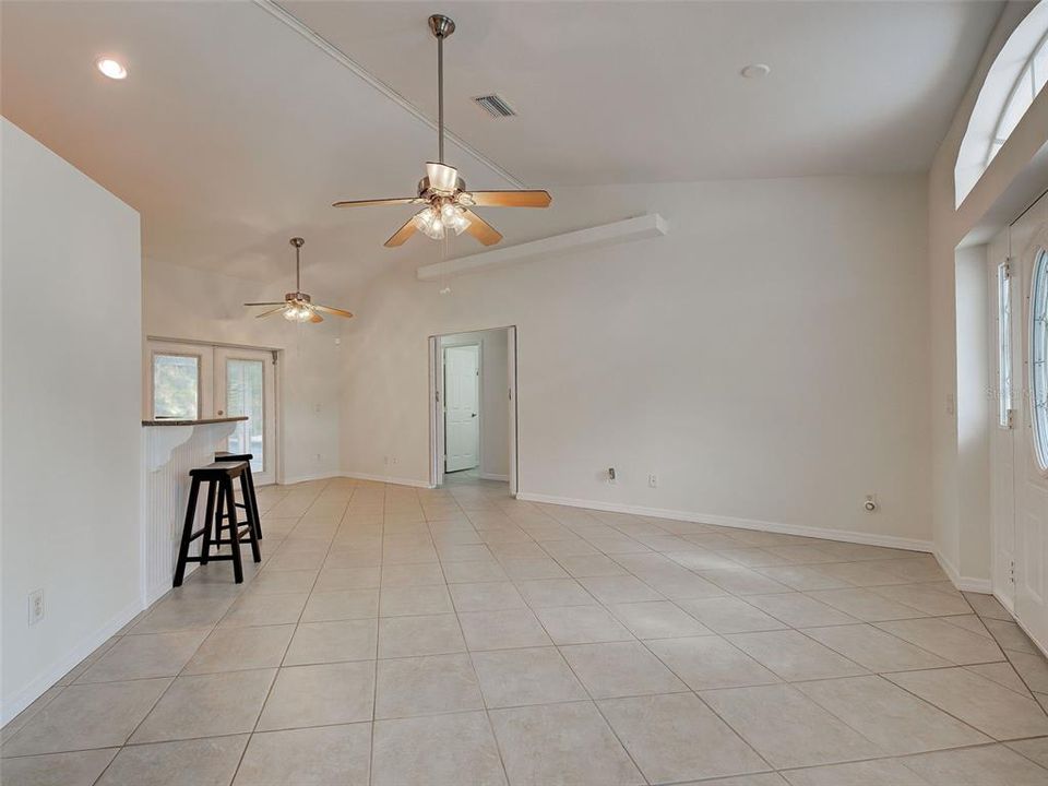 待售: $357,000 (3 贝兹, 2 浴室, 1425 平方英尺)