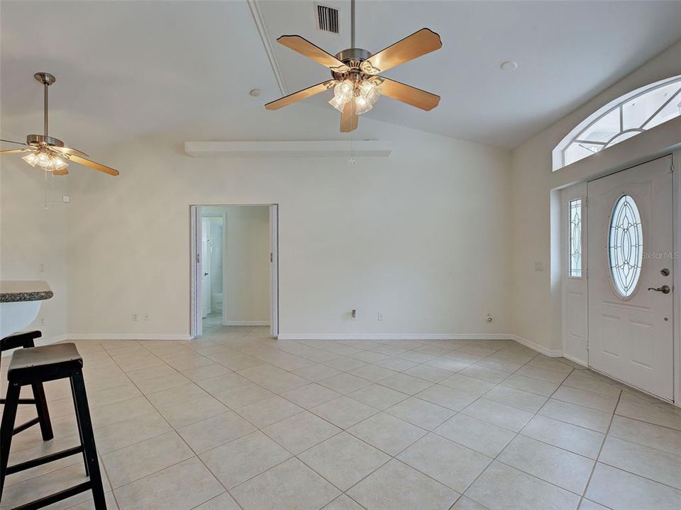 待售: $357,000 (3 贝兹, 2 浴室, 1425 平方英尺)