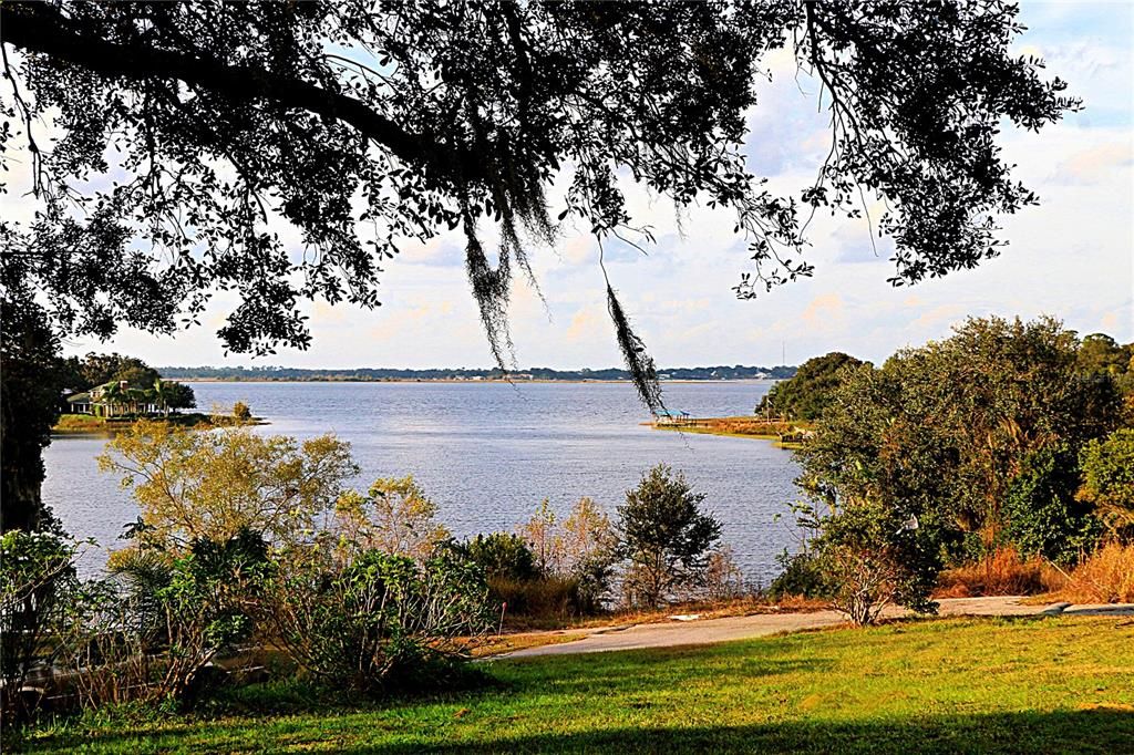 待售: $294,900 (2 贝兹, 1 浴室, 1637 平方英尺)