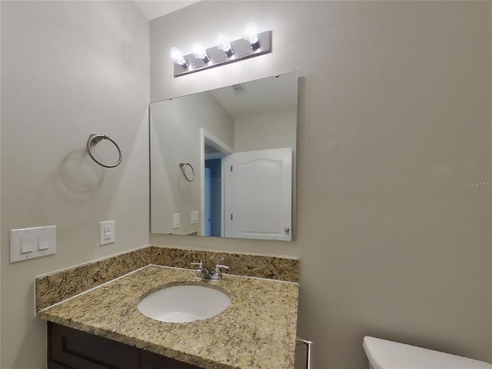 For Rent: $2,179 (4 beds, 2 baths, 1828 Square Feet)