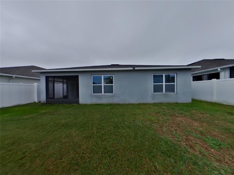 For Rent: $2,179 (4 beds, 2 baths, 1828 Square Feet)