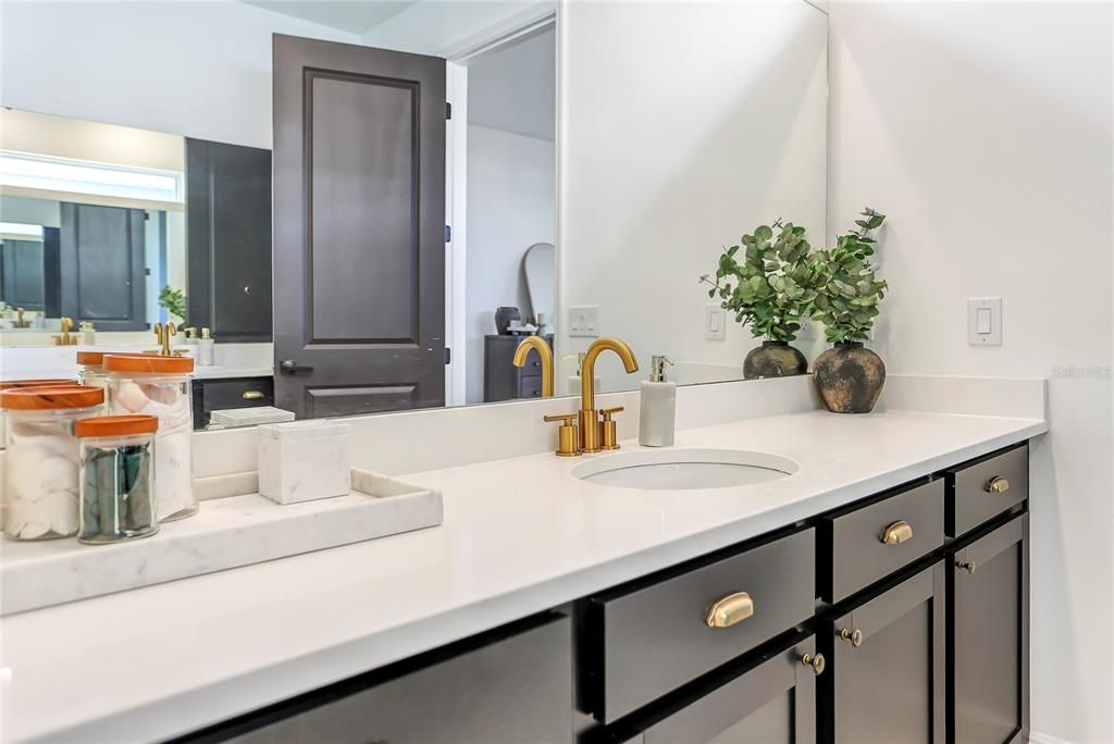 For Sale: $698,000 (3 beds, 2 baths, 2427 Square Feet)