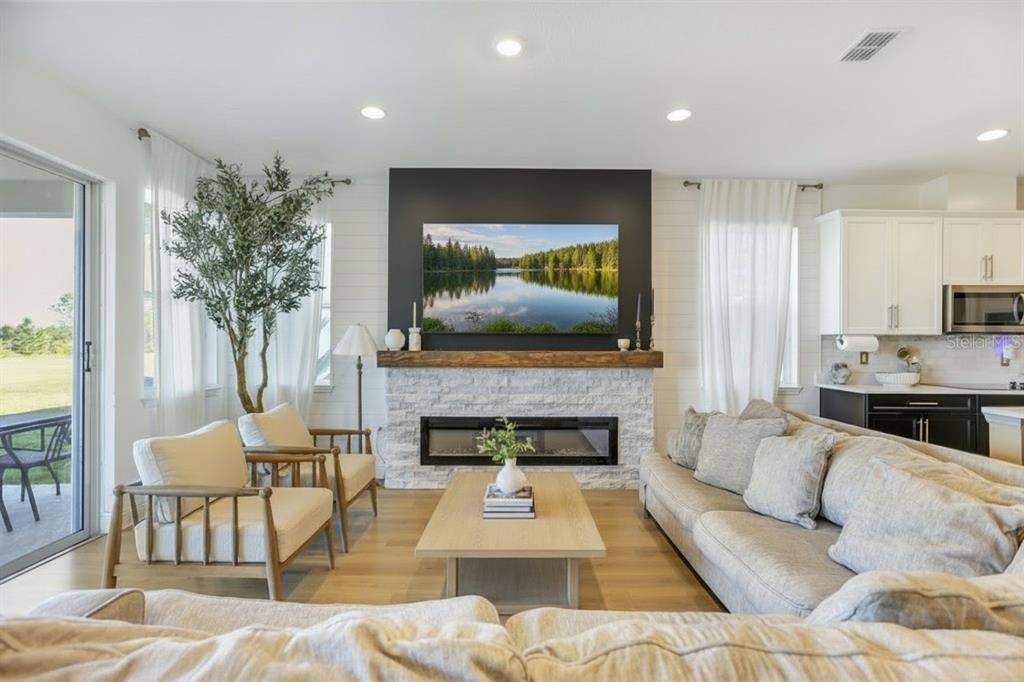 For Sale: $698,000 (3 beds, 2 baths, 2427 Square Feet)