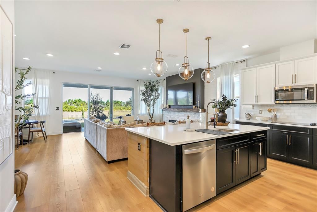 For Sale: $698,000 (3 beds, 2 baths, 2427 Square Feet)